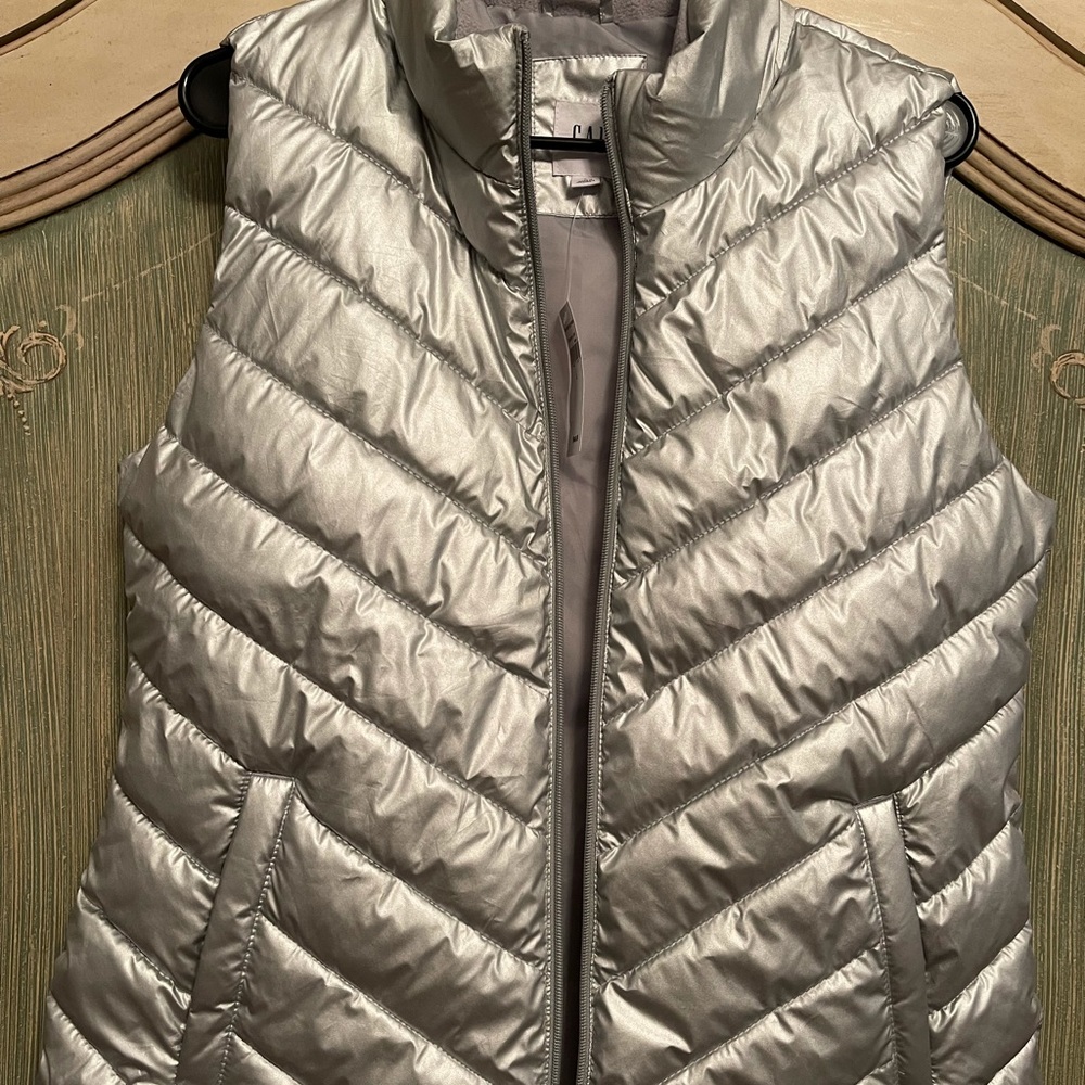 Gap vest